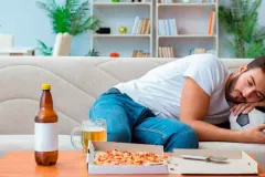 “Mal del puerco”: por qué da sueño después de comer y cómo ocurre