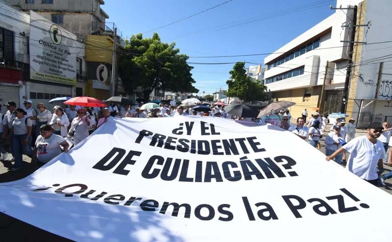 “La violencia no nos va a ganar”: ciudadanos marchan en Culiacán exigiendo paz