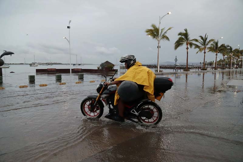 Polo mantiene lluvias en Colima, Michoacán, Guerrero y Oaxaca.