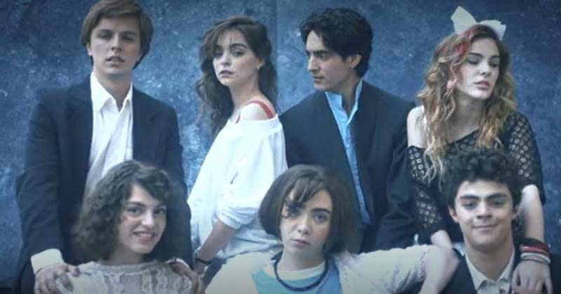 El elenco de la serie de Timbiriche incluye a Osvaldo Benavides, Alberto Guerra, Macarena García, Sebastián Poza, Andrea Chaparro y Michael Ronda.
