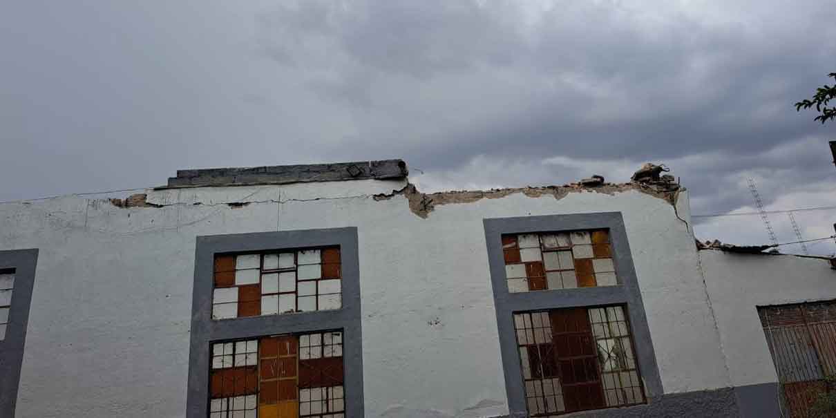 Captan momento en el que el techo de una iglesia en Jalisco colapsa