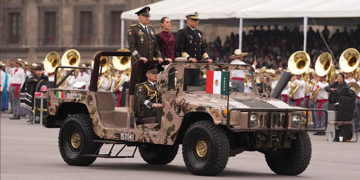 Sheinbaum presidió su primer desfile como comandanta suprema de las Fuerzas Armadas