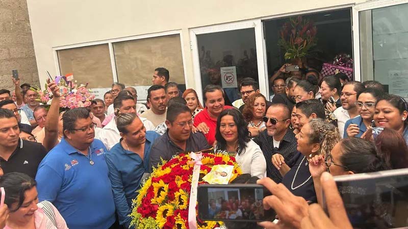 Acapulco se ahoga y alcaldesa festeja su cumpleaños en el Ayuntamiento