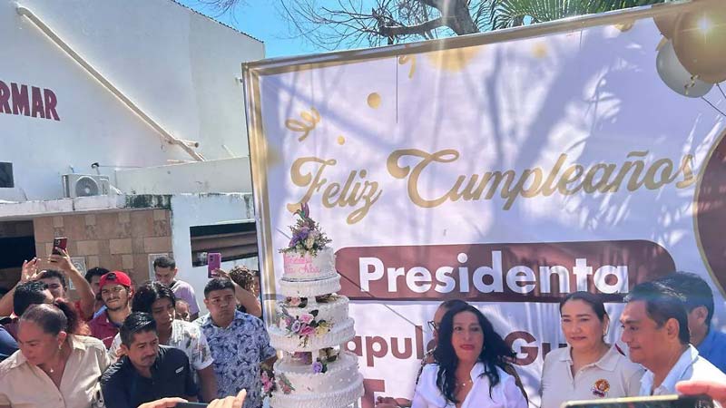 Acapulco se ahoga y alcaldesa festeja su cumpleaños en el Ayuntamiento