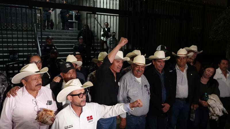 Agricultores rompen diálogo con Segob y anuncian más megabloqueos