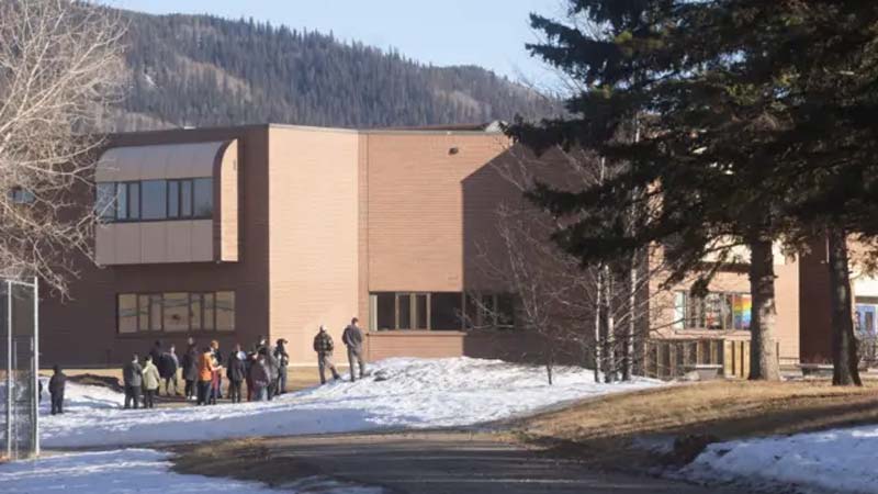 Tiroteo en escuela de Canadá deja diez muertos y varios heridos; autor hallado muerto
