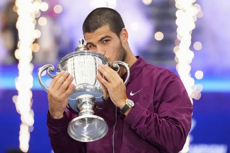 Carlos Alcaraz derrota a Jannik Sinner y se convierte en el nuevo líder del ranking mundial