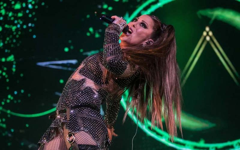 Alejandra Guzmán se somete a cirugía de columna vertebral tras complicaciones crónicas