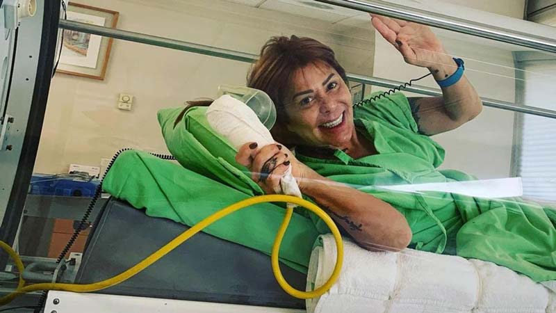 Alejandra Guzmán se somete a cirugía de columna vertebral tras complicaciones crónicas