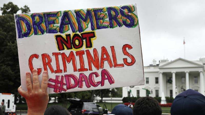 Endurecimiento migratorio de Trump amenaza a 200 mil dreamers mexicanos