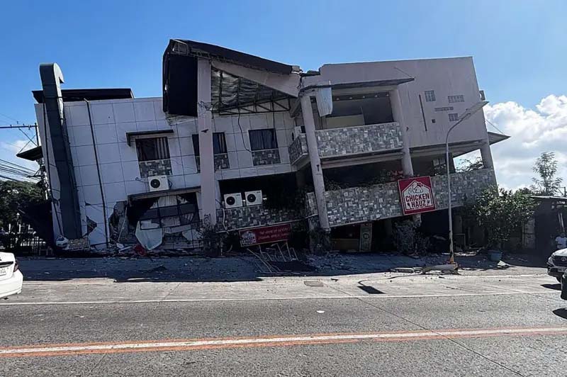 Así fue el TERREMOTO de 7.8 en Filipinas: colapsos, caos y alerta de tsunami