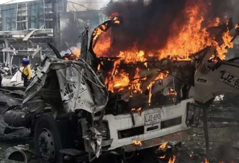 Explosión en base militar y ataque aéreo sacuden a Colombia: 18 fallecidos