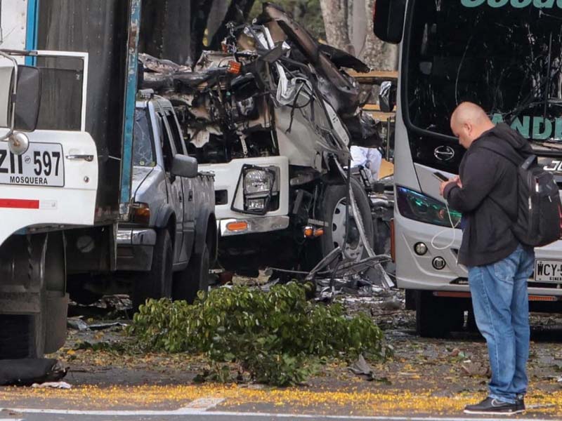 Explosión en base militar y ataque aéreo sacuden a Colombia: 18 fallecidos