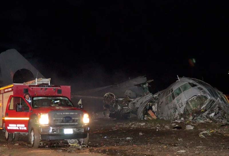 Avión militar con millones en billetes se estrella en Bolivia y deja 15 muertos