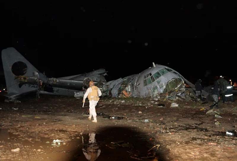 Avión militar con millones en billetes se estrella en Bolivia y deja 15 muertos