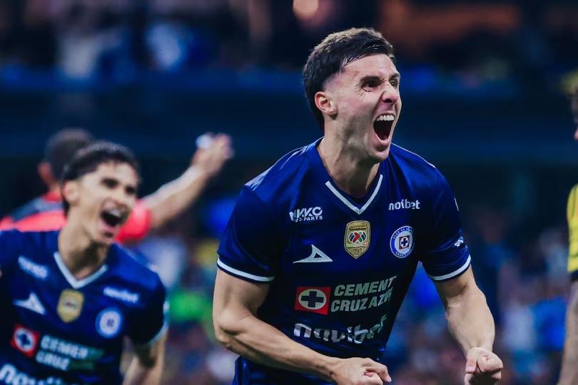 En un inténso clásico el Cruz Azul goleó a su eterno rival