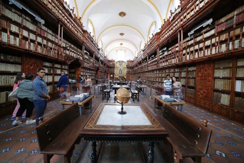 Biblioteca Palafoxiana: un tesoro histórico y cultural que debes visitar en Puebla