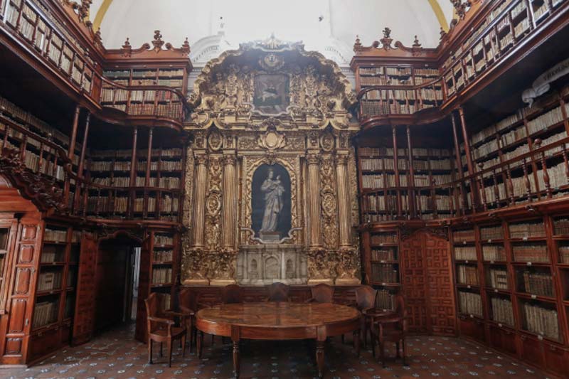 Biblioteca Palafoxiana: un tesoro histórico y cultural que debes visitar en Puebla