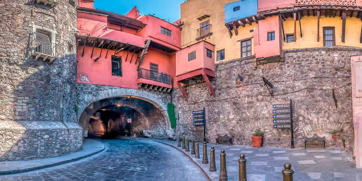 Calle Subterránea Miguel Hidalgo