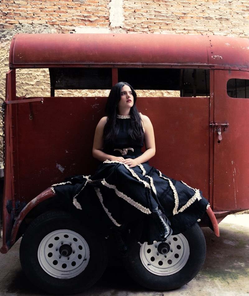 Camila Fernández presenta “No Manches”, una intensa historia de amor y desilusión