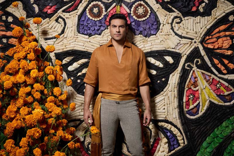 Carlos Rivera lanza su “Vida” un EP que celebra el Día de Muertos