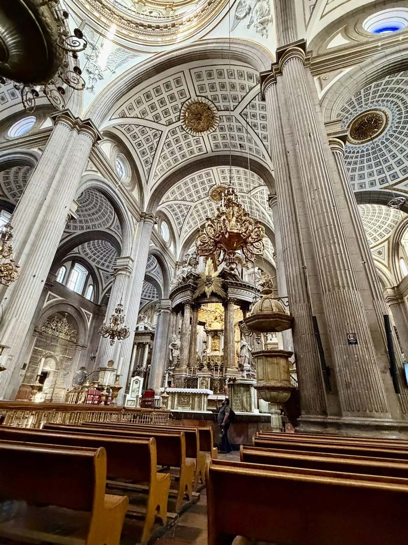 Descubre la majestuosa Catedral de Puebla: arte, arquitectura y turismo cultural