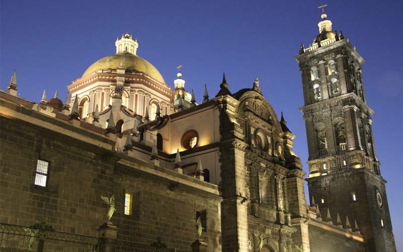 Descubre la majestuosa Catedral de Puebla: arte, arquitectura y turismo cultural
