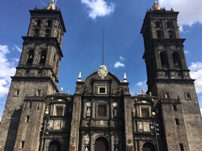 Descubre la majestuosa Catedral de Puebla: arte, arquitectura y turismo cultural