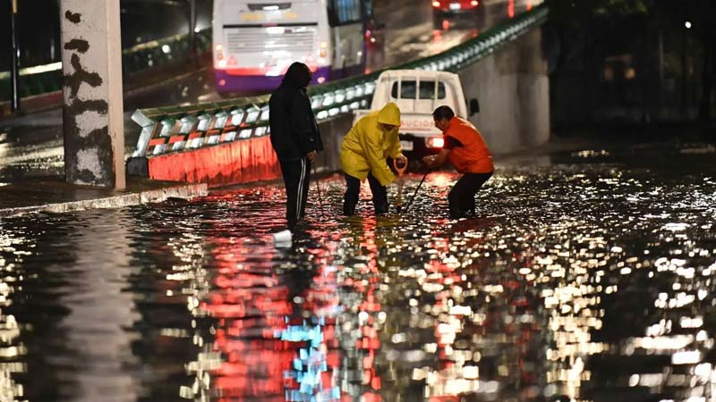 CDMX bajo el agua: lluvias por segundo día colapsan vialidades y transporte