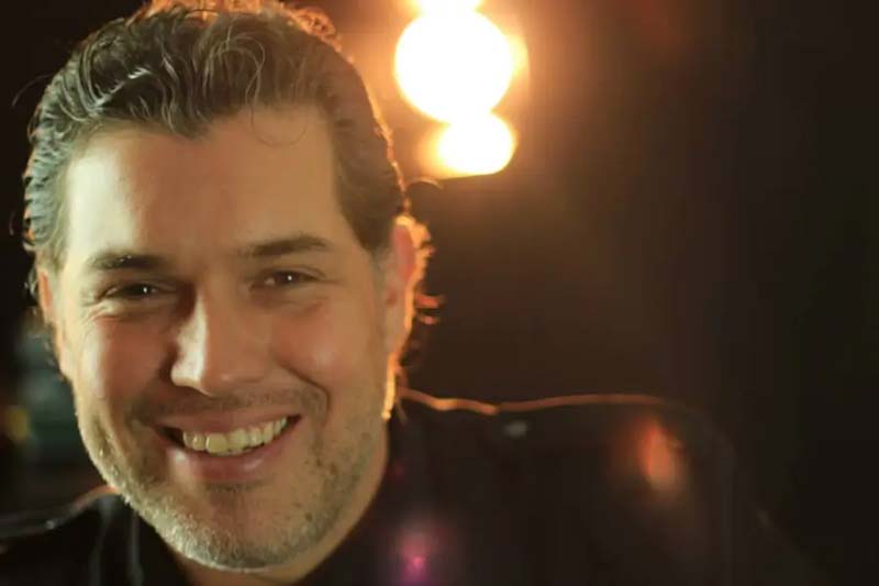 Ricardo Arnaiz presenta el documental “Neri Vela: Espacio sin límites”