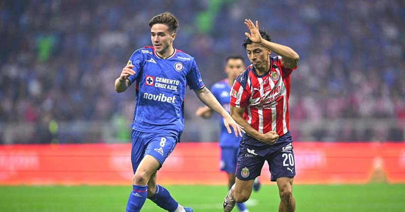 Cruz Azul rescata empate ante Chivas tras polémico penal y define todo en el Jalisco