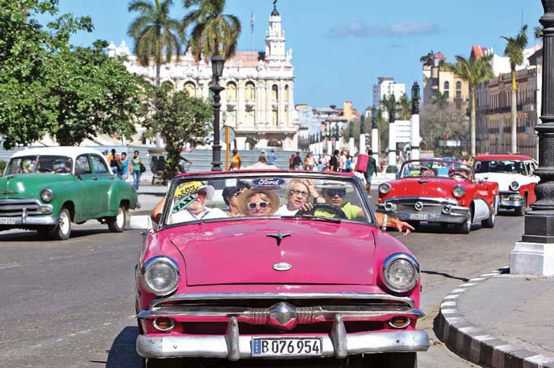 Crisis energética paraliza vuelos y turismo en Cuba