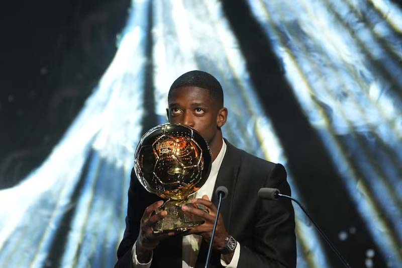 Dembélé recibe Balón de Oro tras histórica temporada en París Saint-Germain