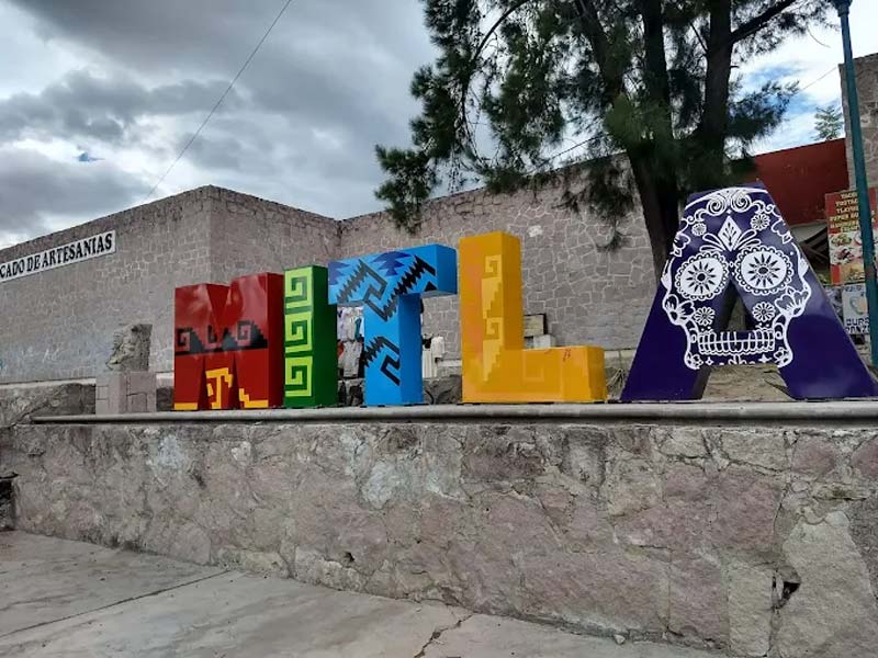 Descubre Mitla, Oaxaca: grecas zapotecas, tumbas ancestrales y cultura viva que fascina a turistas