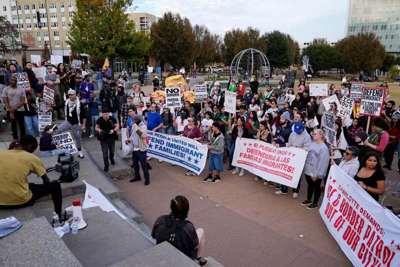 Operativos más duros en Charlotte elevan la presión y detenciones contra migrantes