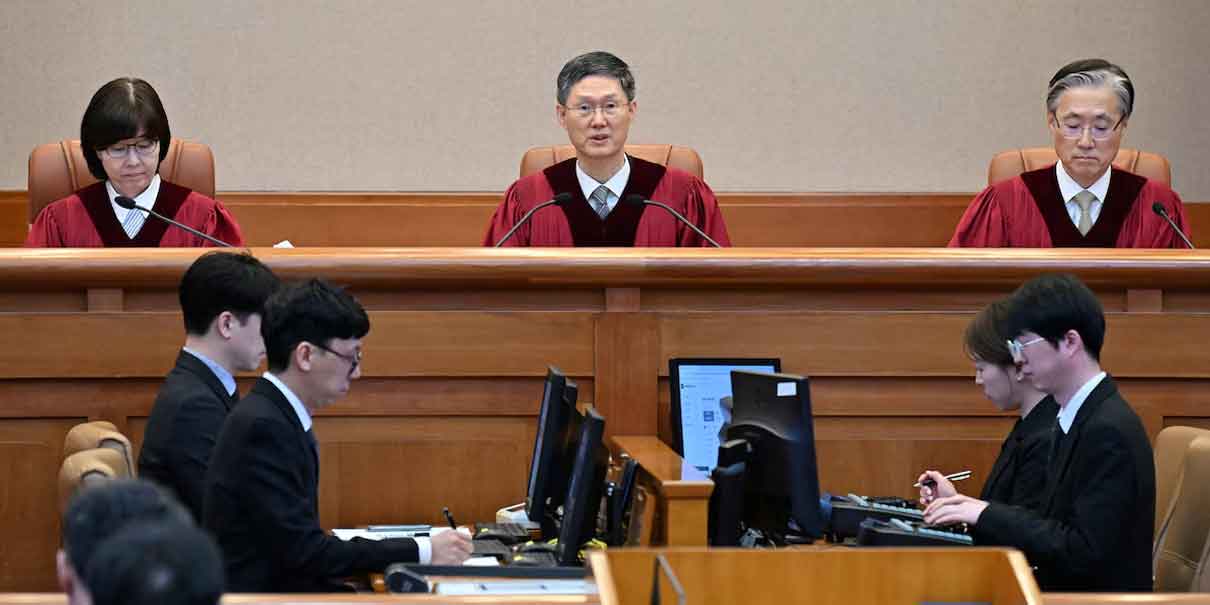 Destituyen a presidente de Corea del Sur por imponer la ley marcial