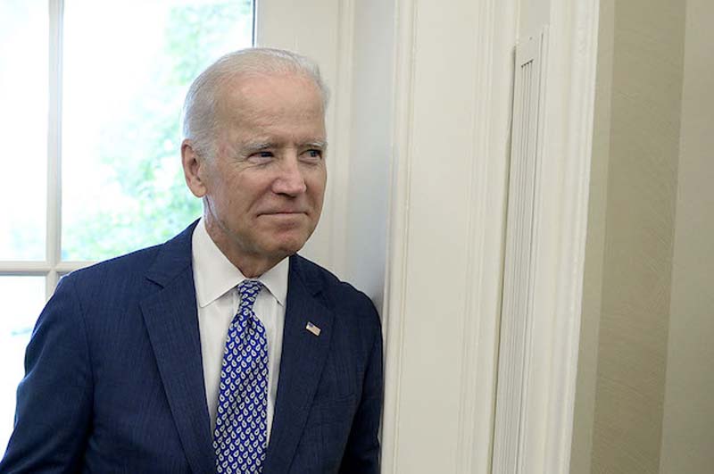 Trump celebra sus supuestos logros y responsabiliza a Biden por la economía