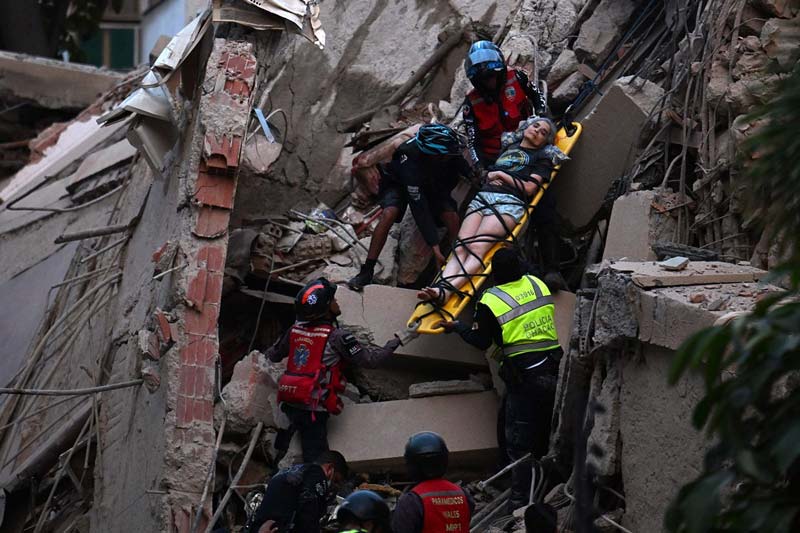Venezuela decreta estado de emergencia tras sismos de 7.2 y 7.5