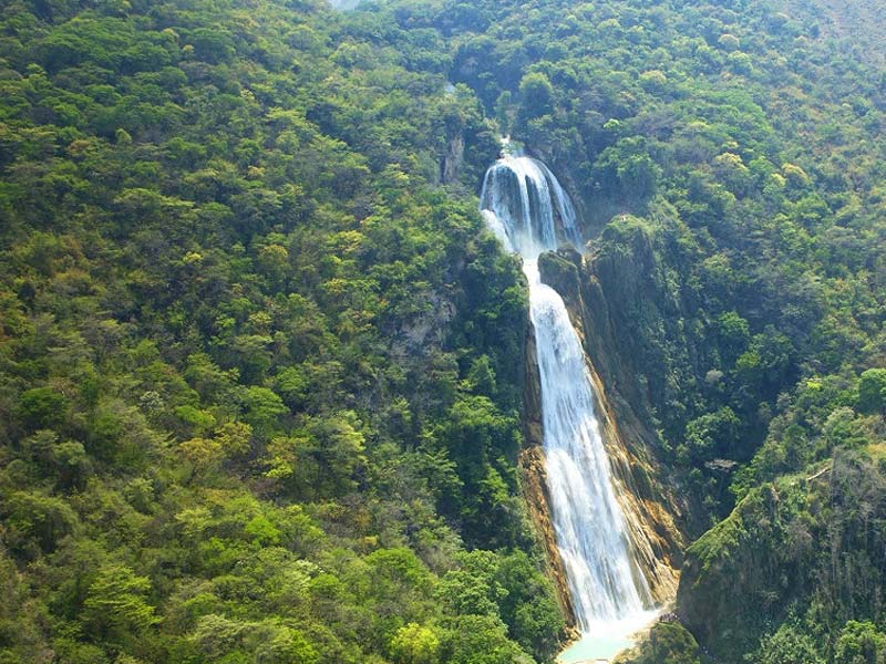 El Chiflón, Chiapas: la joya de cascadas turquesa en el corazón de México