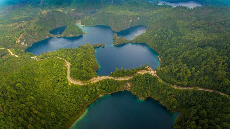De azul a verde esmeralda: así lucen los Lagos de Montebello, joya natural de Chiapas
