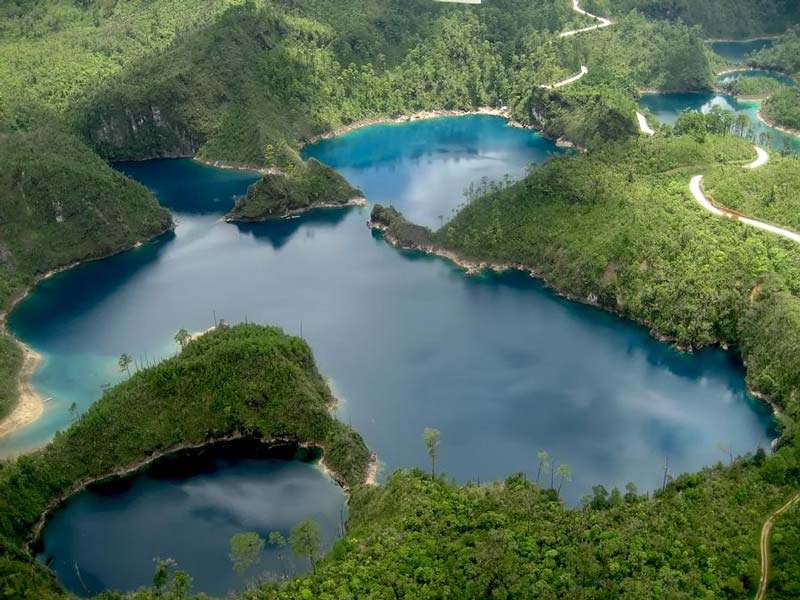 De azul a verde esmeralda: así lucen los Lagos de Montebello, joya natural de Chiapas