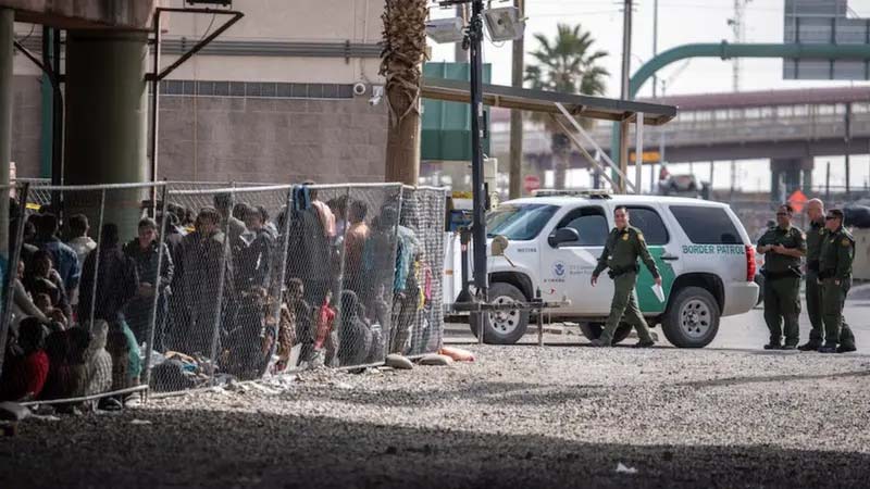 “No son hombrecitos verdes”: Casa Blanca llama aliens a millones de migrantes