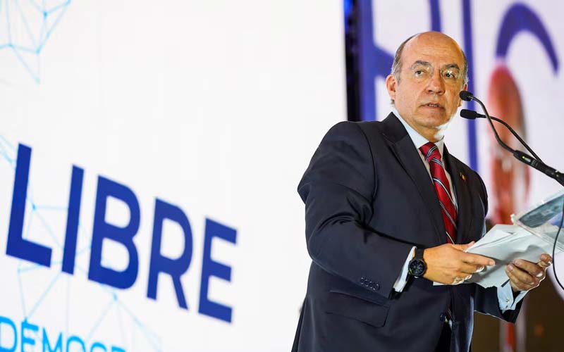 Felipe Calderón reapareció en México durante un foro organizado por el PAN, donde criticó a los Gobiernos de Morena.