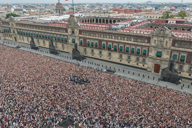 BTS causa furor en Palacio Nacional junto a Sheinbaum; miles acuden al Zócalo