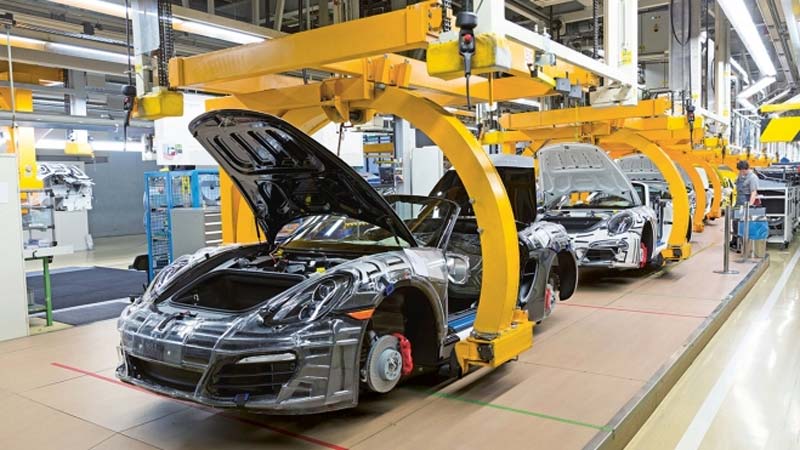 Futuro incierto para las marcas alemanas: economista pronostica cambios en Volkswagen, BMW y Mercedes-Benz