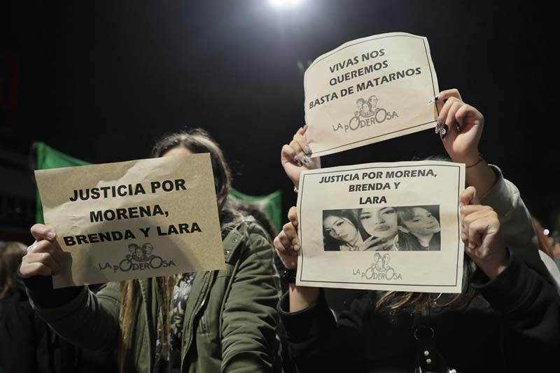 Asesinato de tres mujeres transmitido en vivo en redes conmociona Argentina