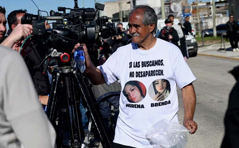 Asesinato de tres mujeres transmitido en vivo en redes conmociona Argentina