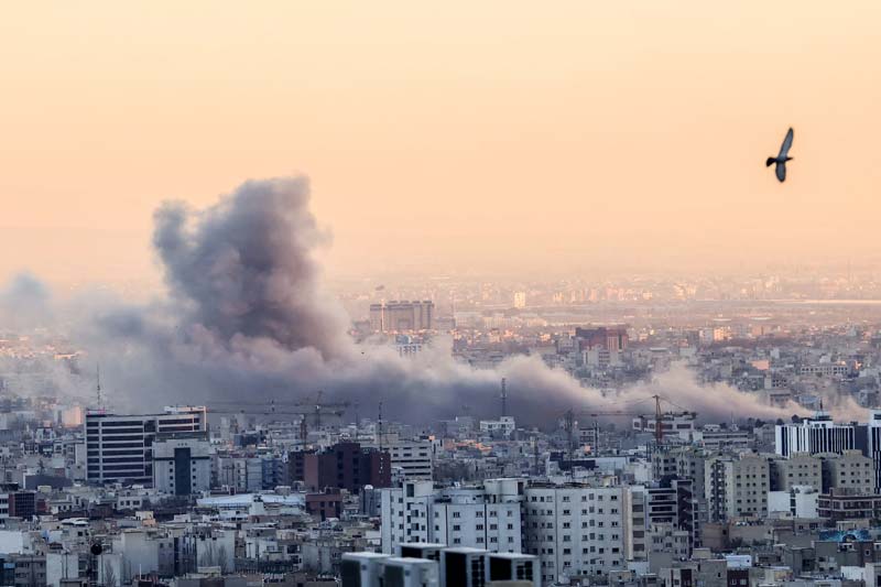 Israel e EE.UU. lanzan ataques a gran escala contra Teherán