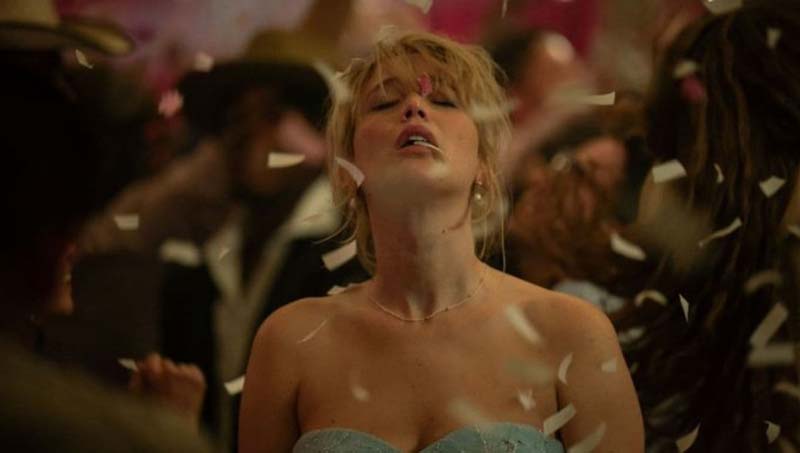 Jennifer Lawrence y Robert Pattinson unen talentos en la cinta Mátate Amor