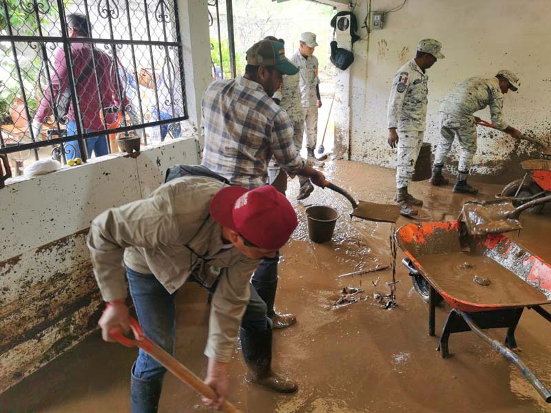 Lluvias dejan 66 fallecidos y 191 comunidades aisladas en cinco estados de México